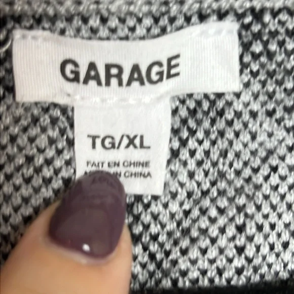 Women's Garage Size XL Gray and White Argyle Crop Sweater Vest - Picture 5 of 6